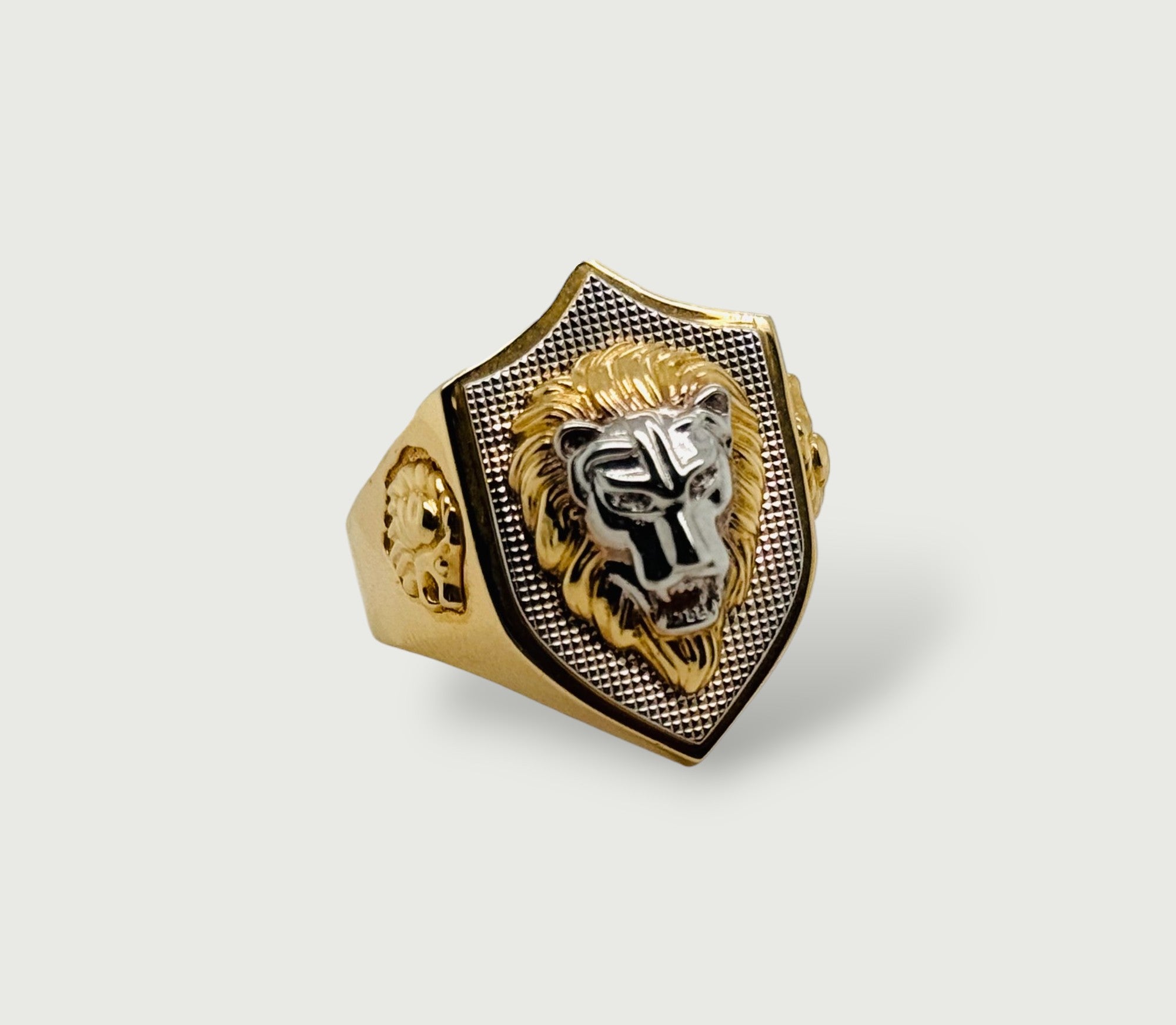 Invictus Leo Ring