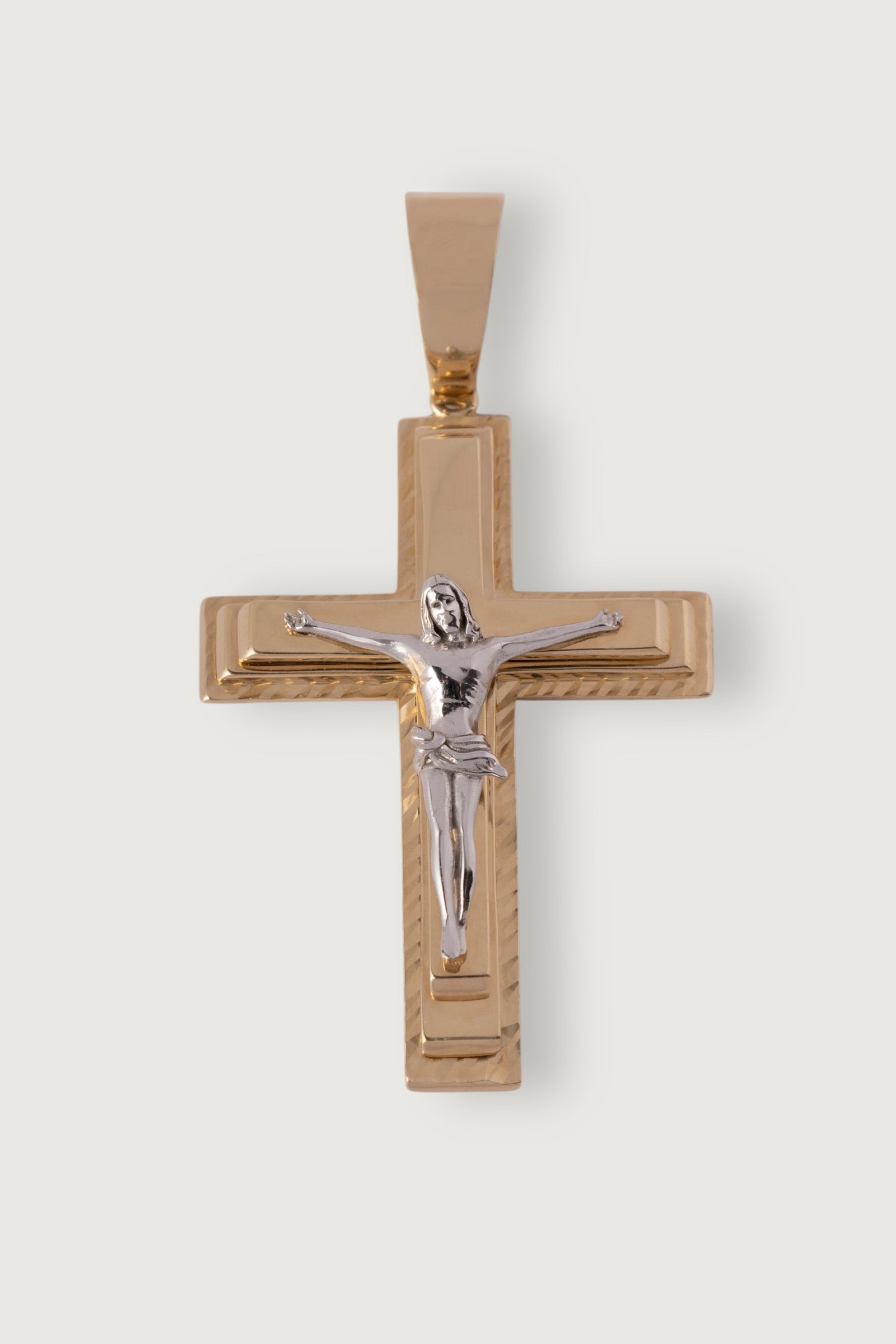 SACRED SAVIOR CROSS PENDANT