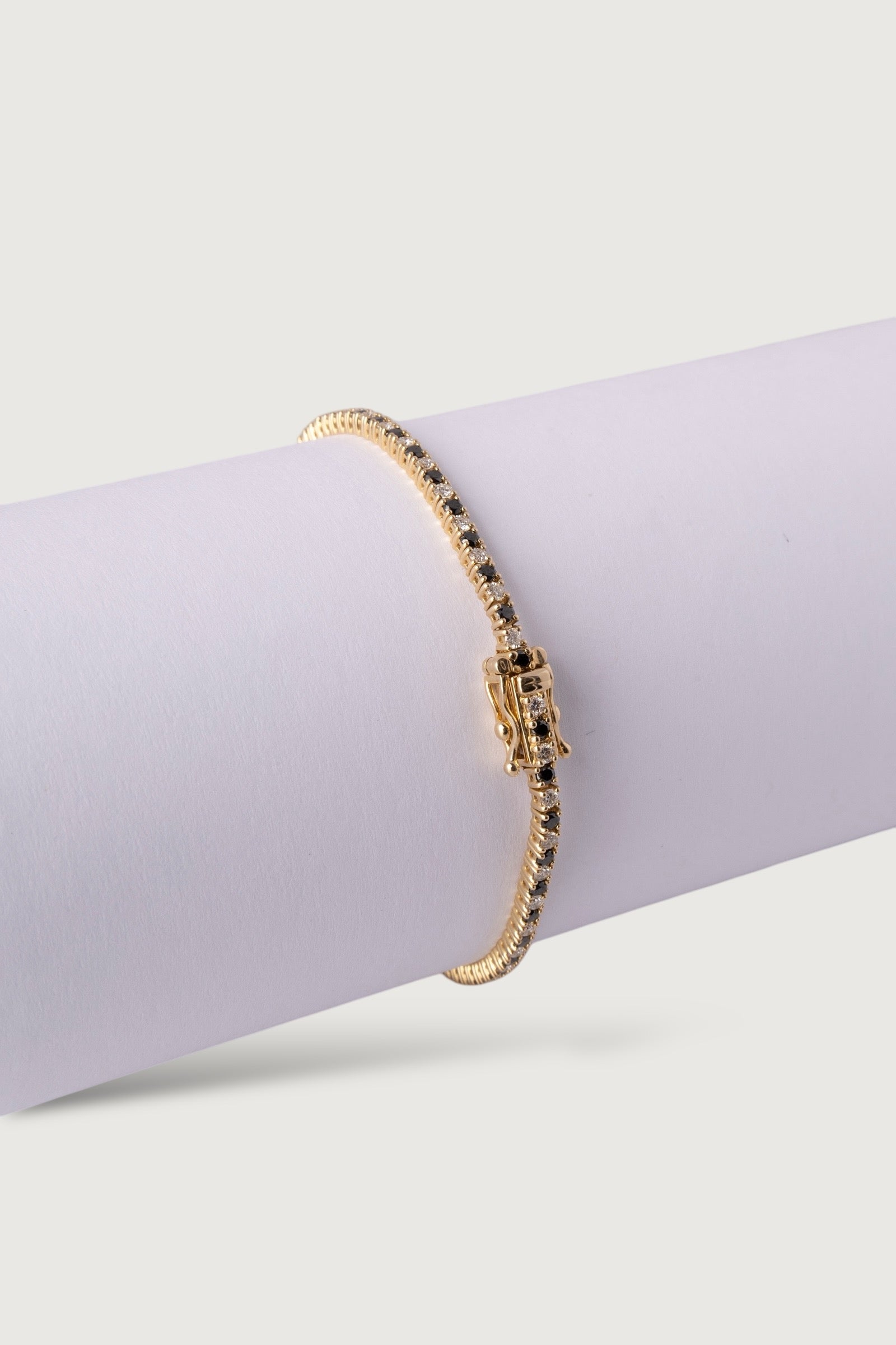 BLACK AND WHITE DIAMONDS TENNIS BRACELET